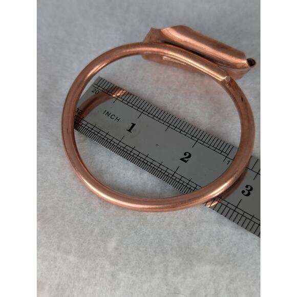 Copper bangle closed must fit over knuckles not more than ,7 .25'.Heavy gauge - Picture 3 of 7